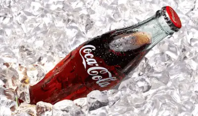 Ejemplo de diseño industrial en botella de Coca-Cola